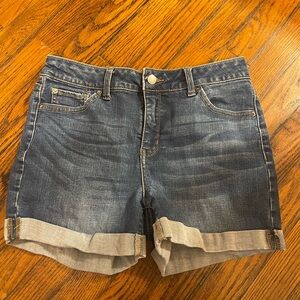 Women’s Size 8 Time & Tru Shorts